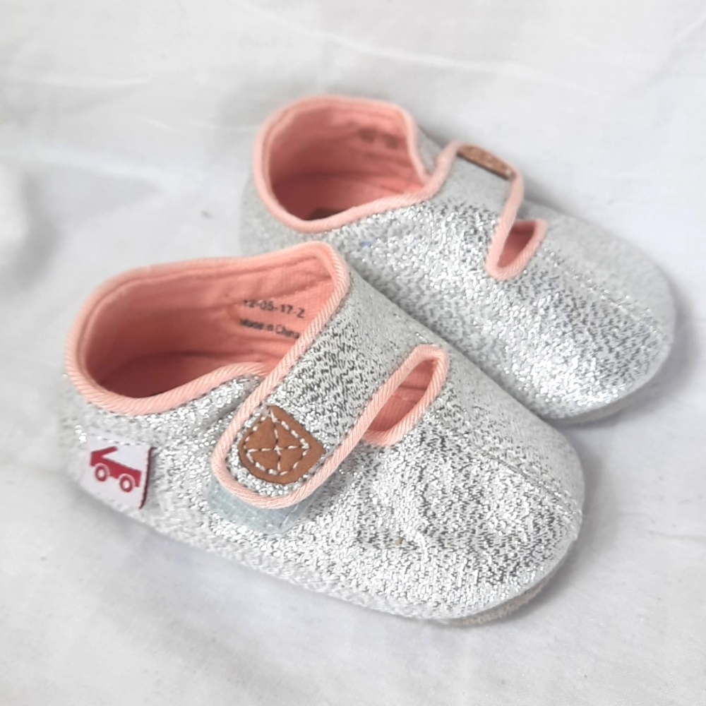 See Kai Run Baby Shoes Size 0-6 Months Metallic Silver Sparkle Glitter